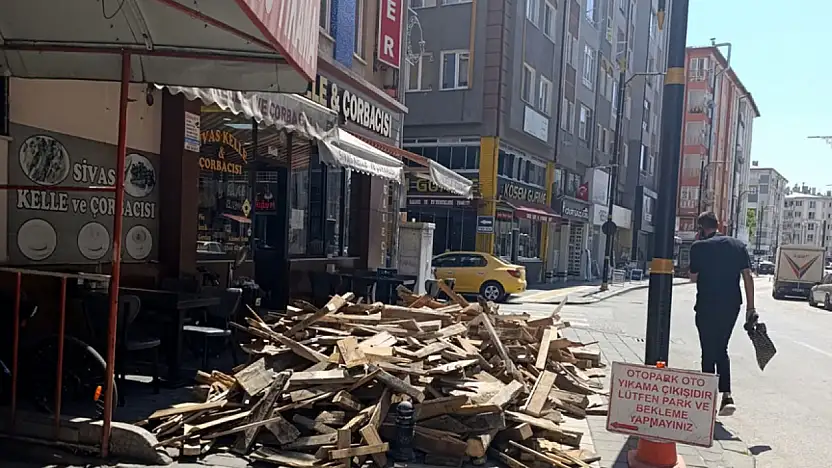 Kaldırıma Ceza Geldi... Yürürken Dikkat?