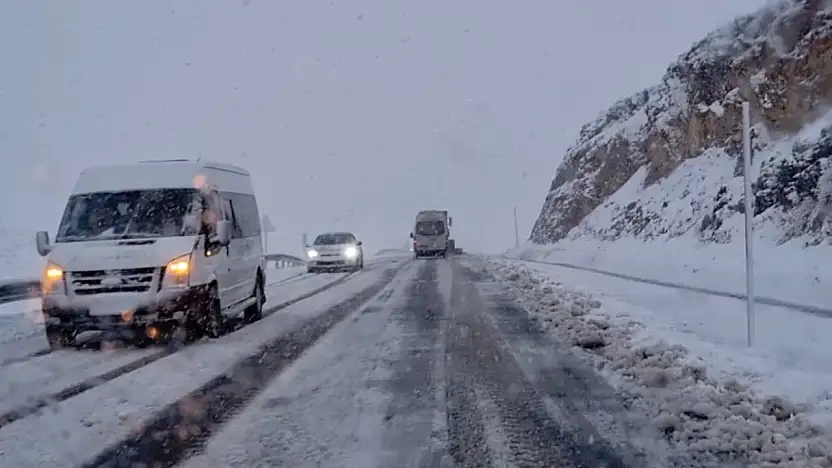 Kubbe Dağı beyaza büründü