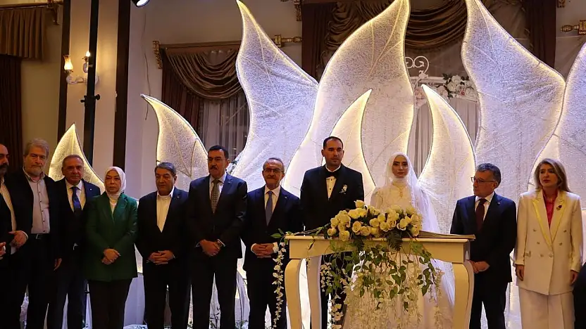 Başkan Sami Er kızının nikahını kıydı
