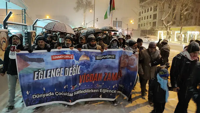 Malatya'da Gazze İçin Yürüyüş Çocuklar Ölürken Eğlence Masum Değildir