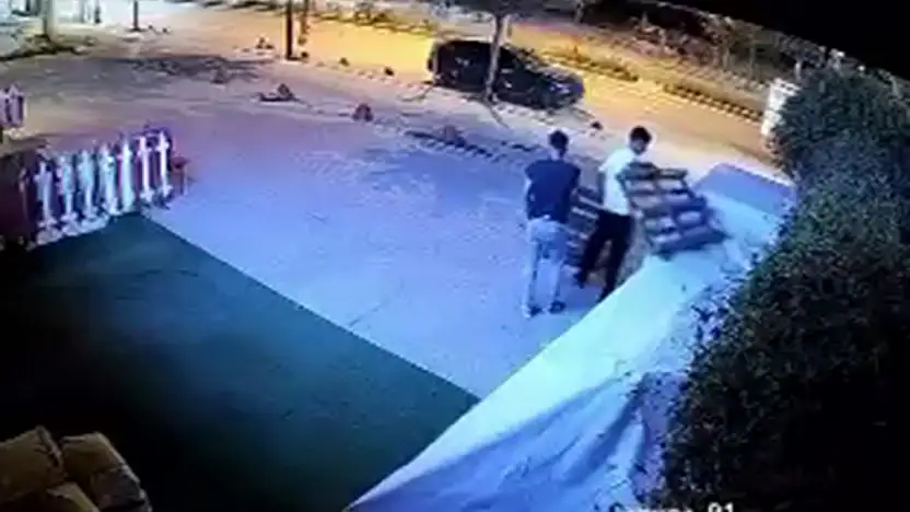 Malatya'da hırsızlık anı güvenlik kamerasında