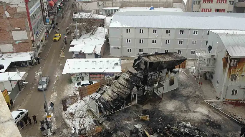 Malatya'da şantiyede çıkan yangının hasarı gündüz görüntülendi