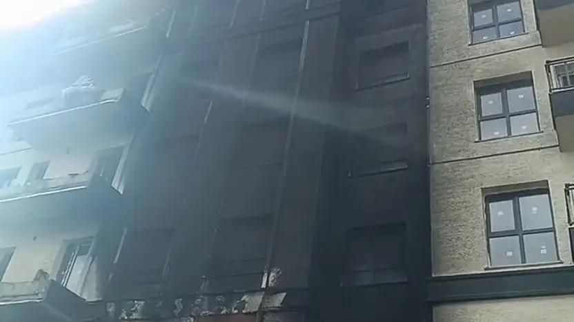 Malatya'da şantiyede çıkan yangın konutlara sıçradı