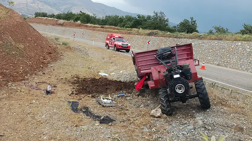 Malatya'da Tarım Aracı Devrildi 1 Kişi Hayatını Kaybetti