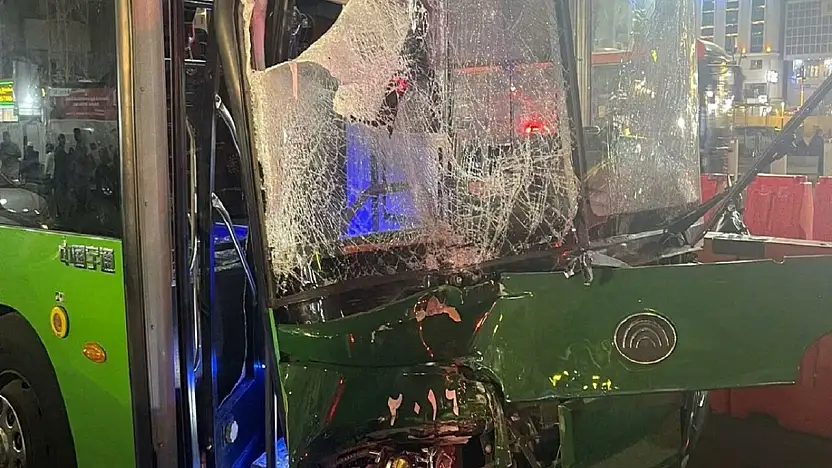 Mekke'de Türkiye kafilesine otobüs çarptı: 1 ölü, 2 yaralı