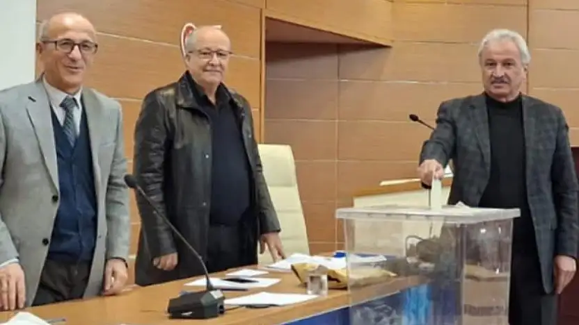 Orhan Özbek, Yeniden başkanlığa seçilerek güven tazeledi.