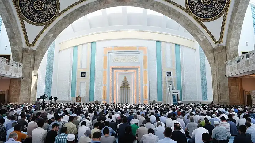 Peygamberimizin Aileye Dair Öğretileri Bugün Neden Daha Önemli?