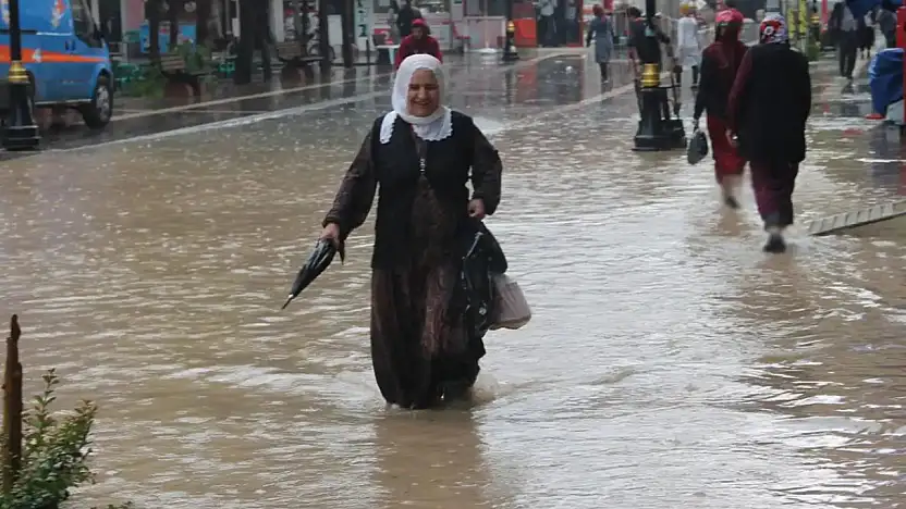 Sağanak ve Gök Gürültülü Yağış Kapıda! İşte Risk Altındaki İller