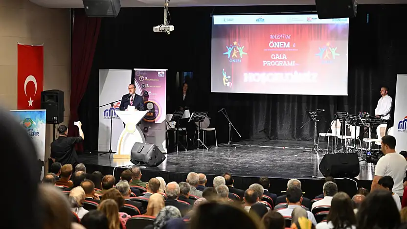 Vali Yavuz Bir Çocuğun Elinden Tutmak Geleceğe Sahip Çıkmaktır