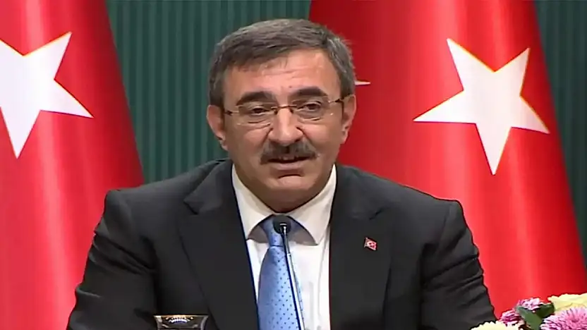 Yılmaz: Tüm taraflarla diyalog içinde istikrarı savunacağız