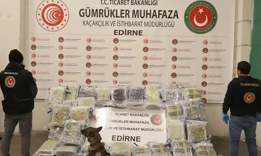 886 Kilo Esrar, 200 Kilo Metamfetamin Ele Geçirildi