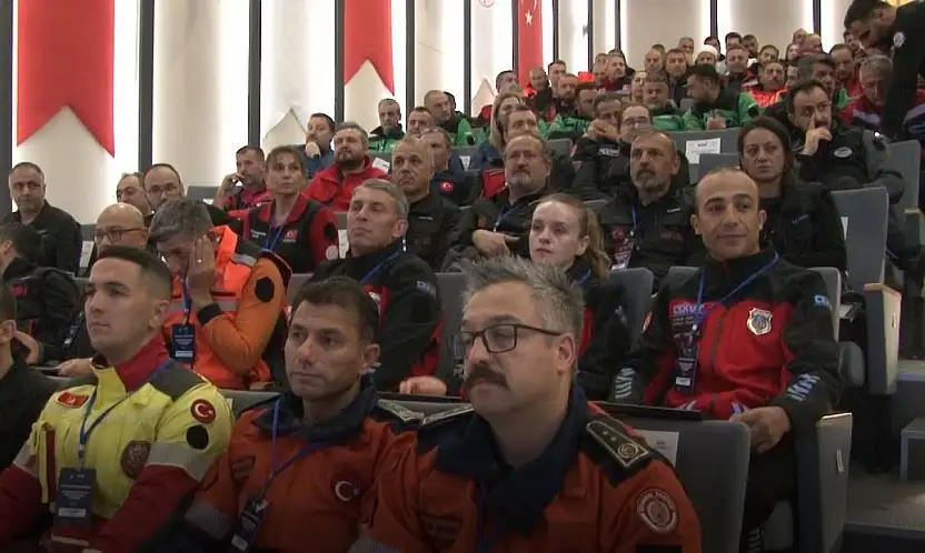 AFAD'da Gönüllülere Kimlik Kartı Dağıtıldı: 81 İl Bir Arada