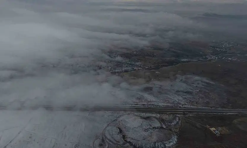 Aynı rakımda kar ve sis