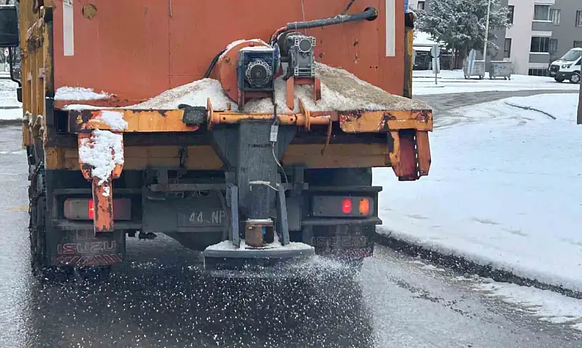 Battalgazi'de karla mücadele aralıksız sürüyor