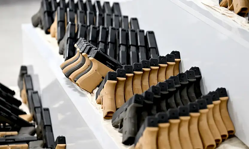 Bin Adet Tabanca Ele Geçirildi