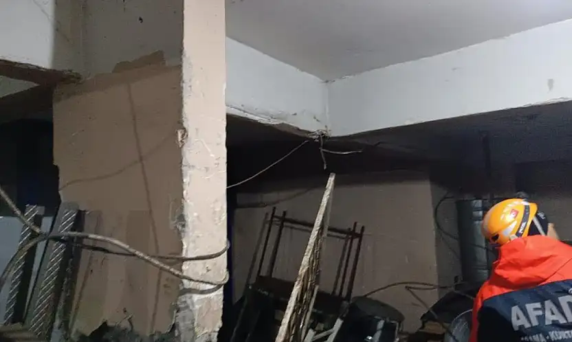 Binanın Kolonu Çatladı 83 Kişi Tahliye Edildi