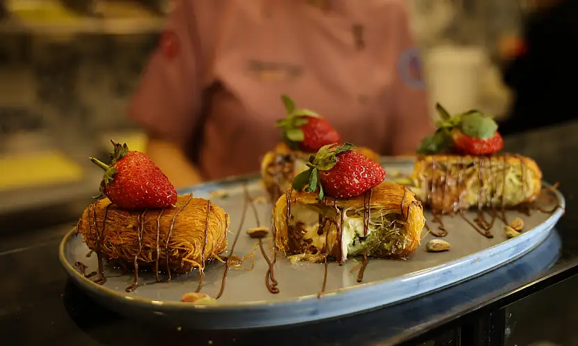 Bu da 'Çikolatalı Kaymaklı Kadayıf Sarma'