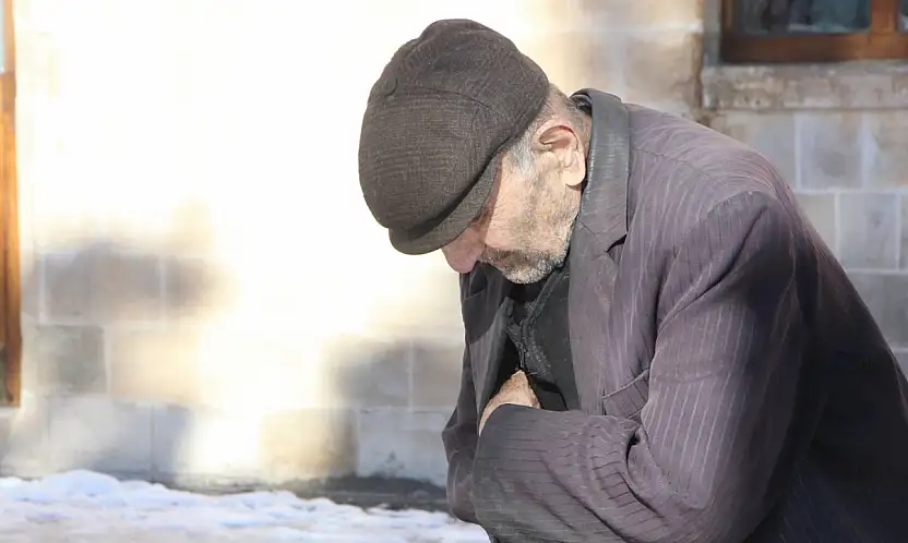 Bugün 'ki   Emekli Maaşı Ayın Ortasını Bile Göremiyor.