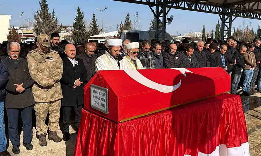 Buzda düşerek ağır yaralanan Kıbrıs gazisi hayatını kaybetti