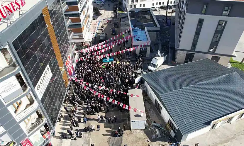 CHP Genel Başkanı Özgür Özel'in halk buluşmasına vatandaş ilgi göstermedi