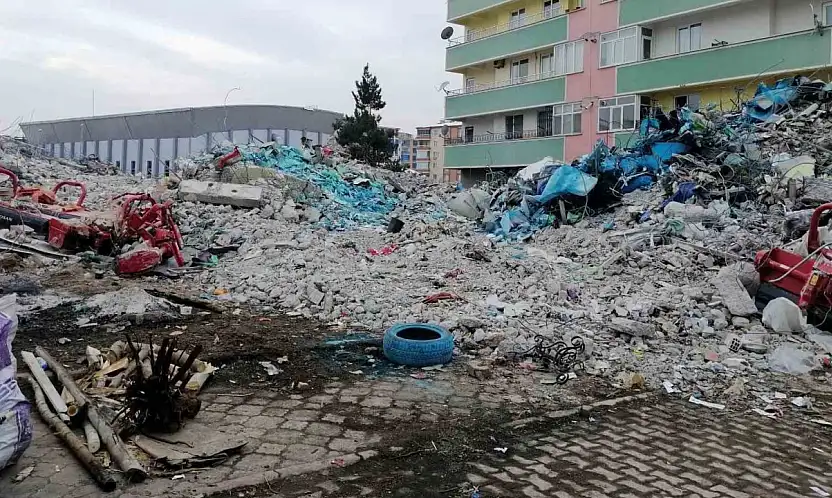 Ermeç Apartmanı davası ertelendi