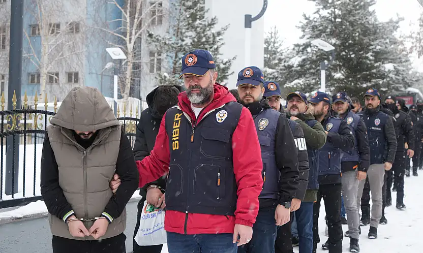 Gerçeğinden Ayırt Edilemeyen Sitelerle 43 Kişi Nasıl Tuzaklandı?