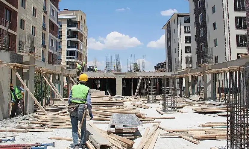 İnşaat Üretimi Güçleniyor Ama… Aylık Veriler Ne Anlatıyor?