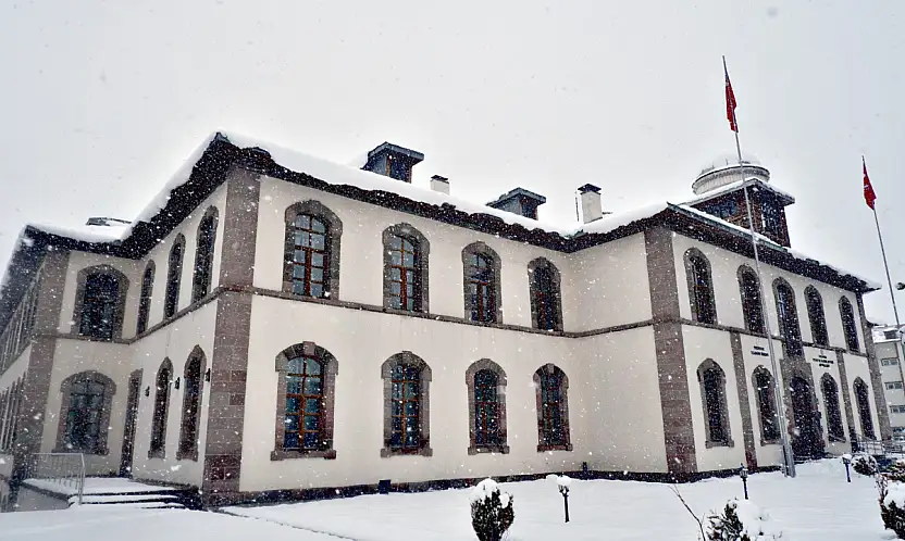 Kongre Binası İçin Tehlike Zilleri Çalıyor