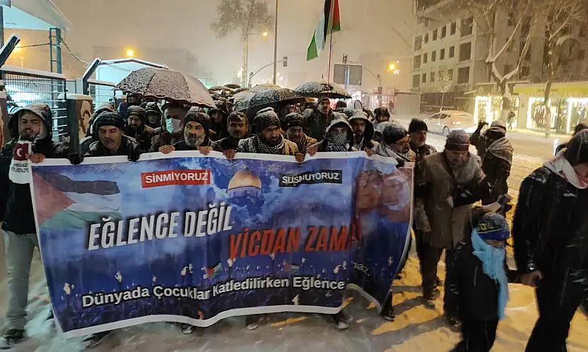 Malatya'da Gazze İçin Yürüyüş Çocuklar Ölürken Eğlence Masum Değildir