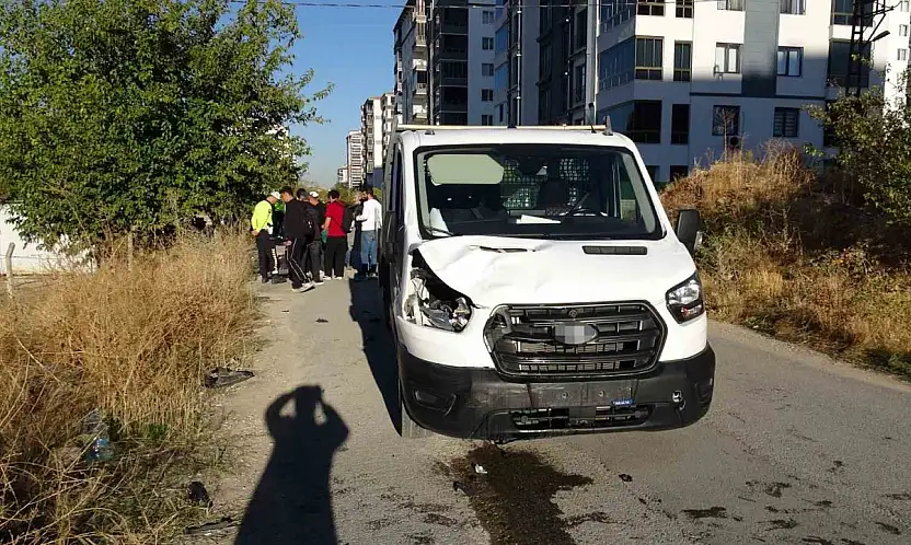 Malatya'da kamyonet ile elektrikli bisiklet çarpıştı: 2 yaralı