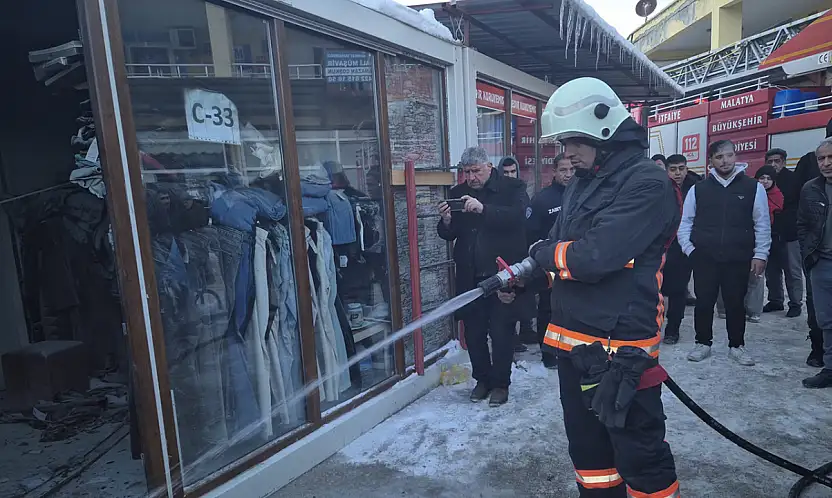 Malatya'da konteyner iş yerinde yangın
