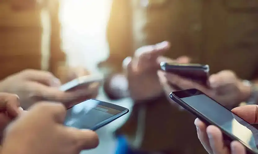 Telefon Bağımlılığı DEHB Belirtilerini Tetikliyor mu?