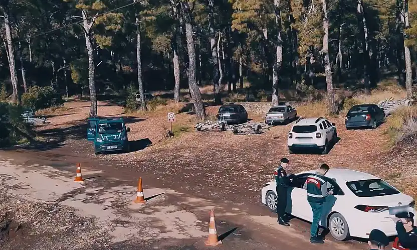 Türkiye'nin 15 İlinde Eş Zamanlı Göçmen Kaçakçılığı Operasyonu