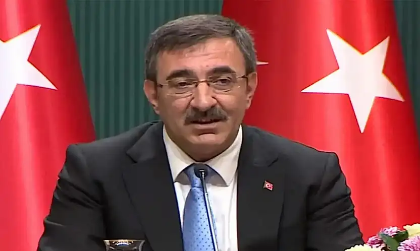 Yılmaz: Tüm taraflarla diyalog içinde istikrarı savunacağız